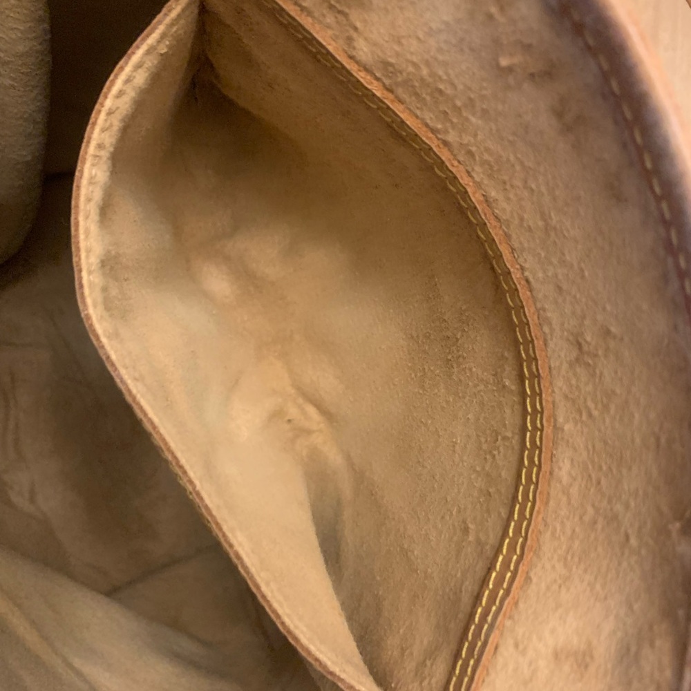 Louis Vuitton  Authentic Monogram GM Bucket Bag - Picture 11 of 14